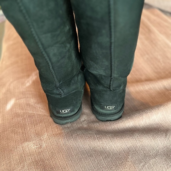 Uggs Australia classic Tall Essential Boots - Picture 3 of 10